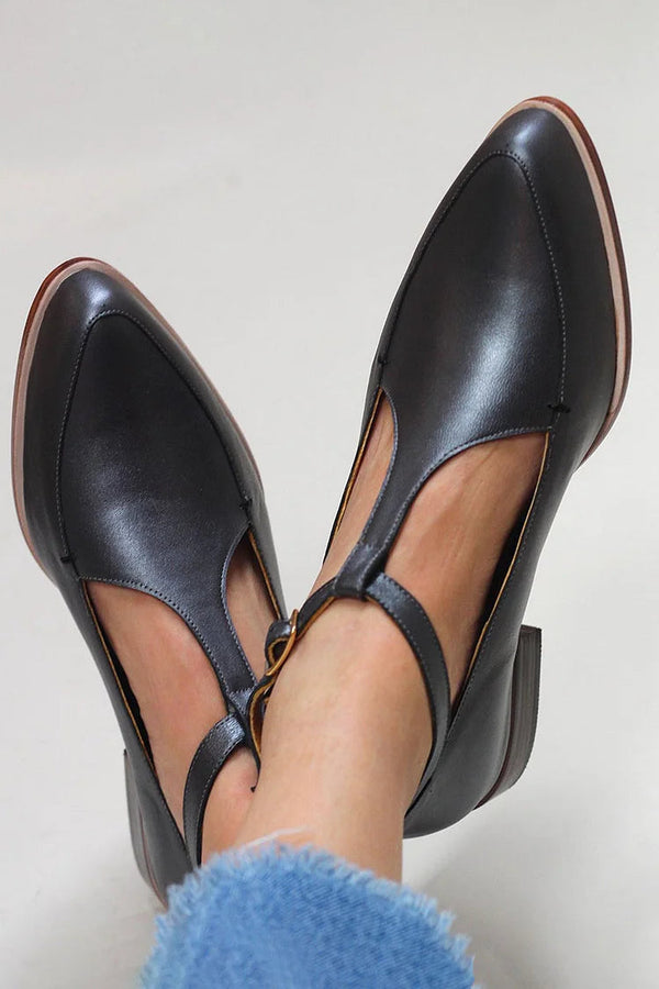 Celeste — Décolleté Elegante con Cinturino a T