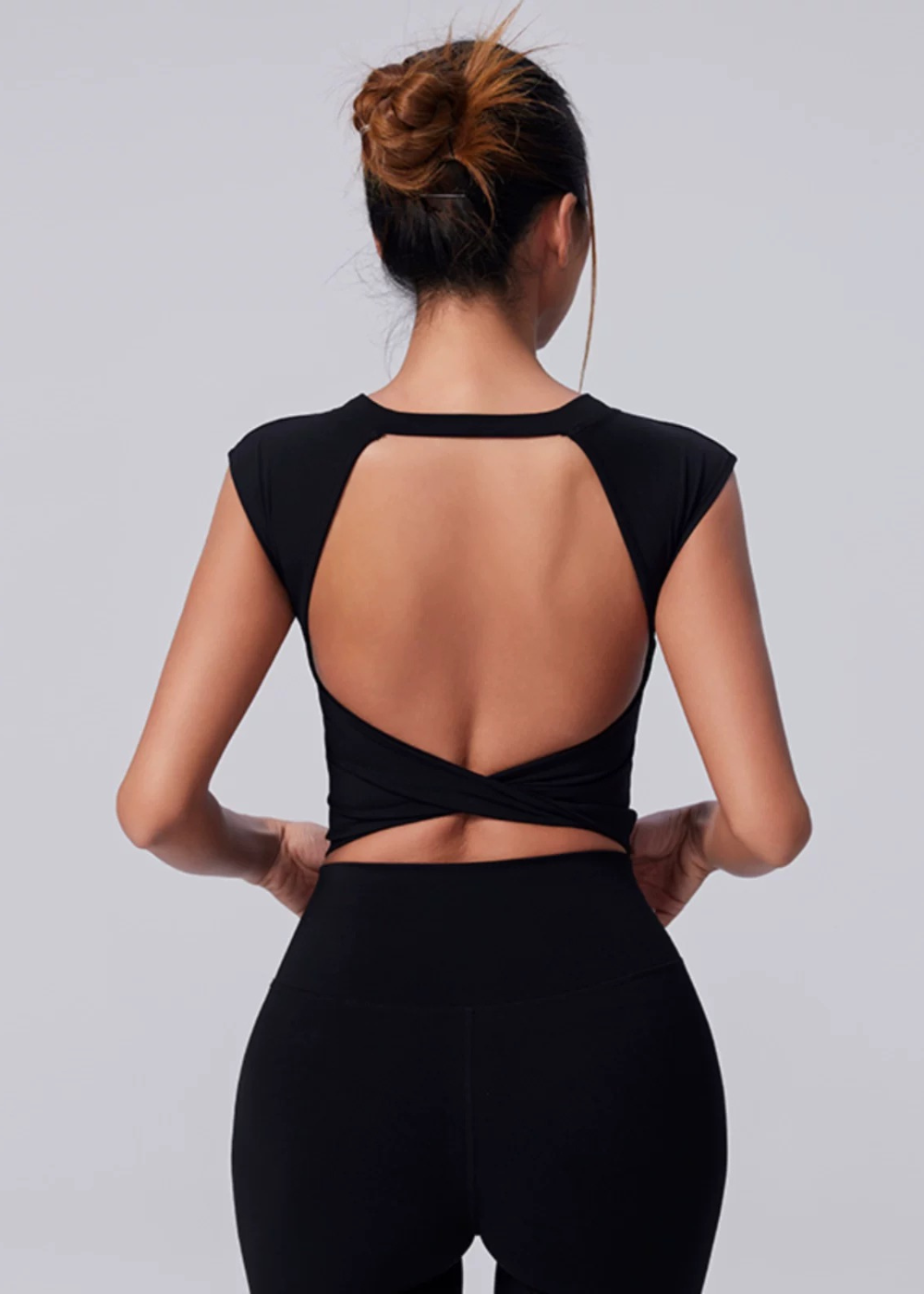Knot — T-shirt con Reggiseno Integrato