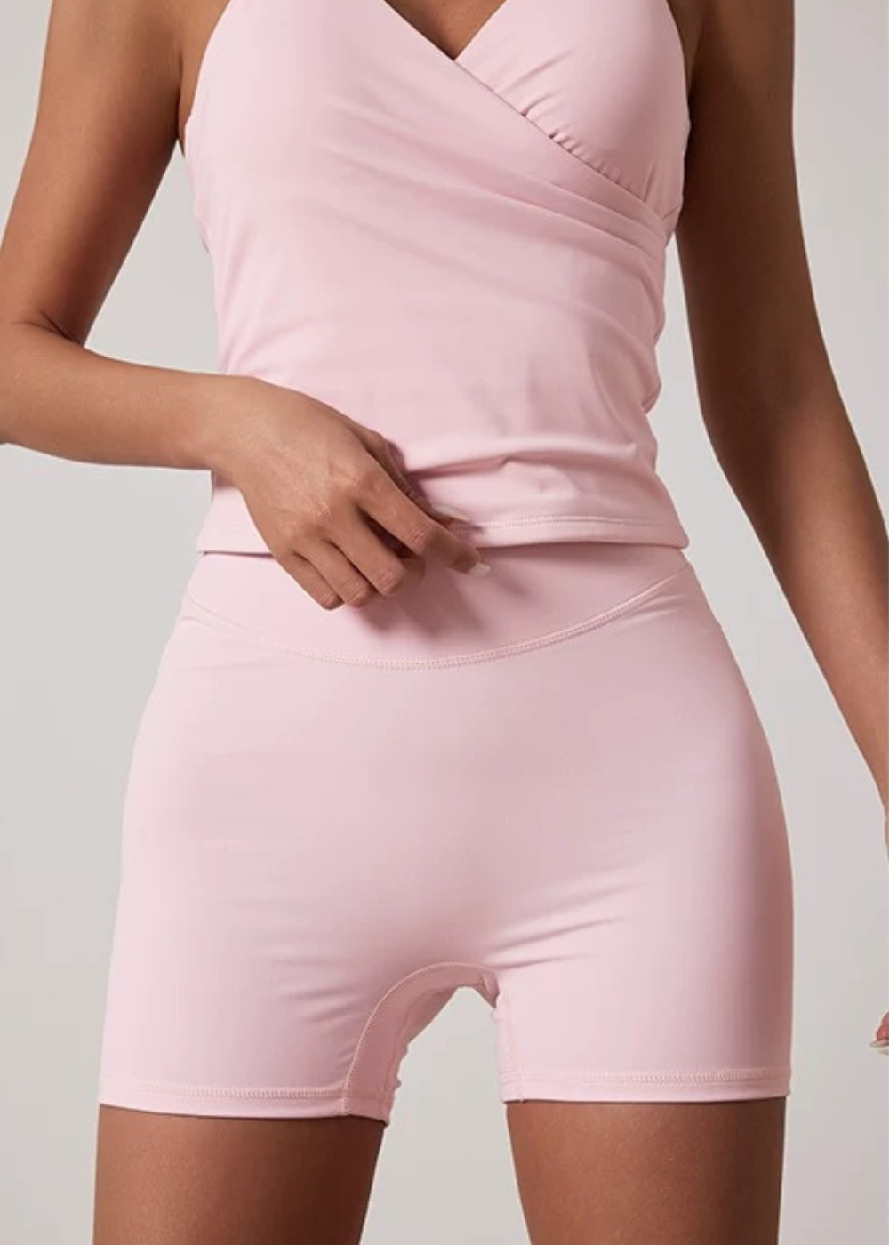 Muse — Shorts dall'Eleganza Minimalista