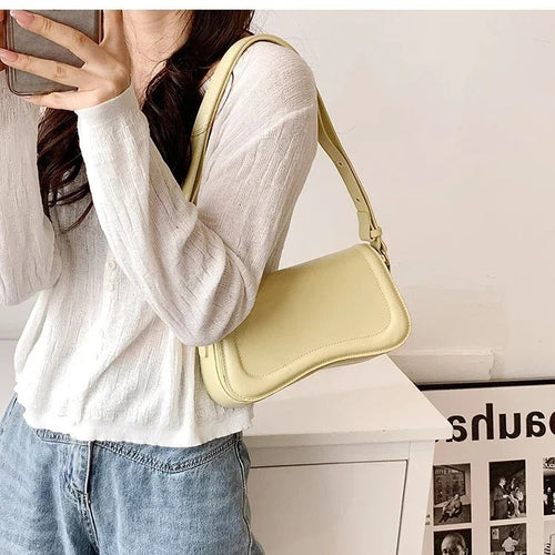 Cadence — Borsa in Pelle Vegana con Pattina Ondulata