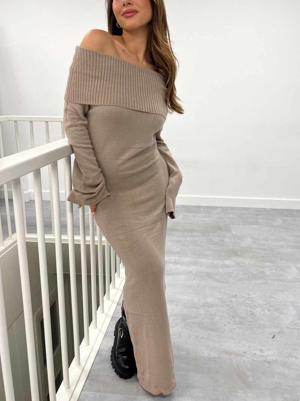 Brunella — Abito Lungo in Maglia