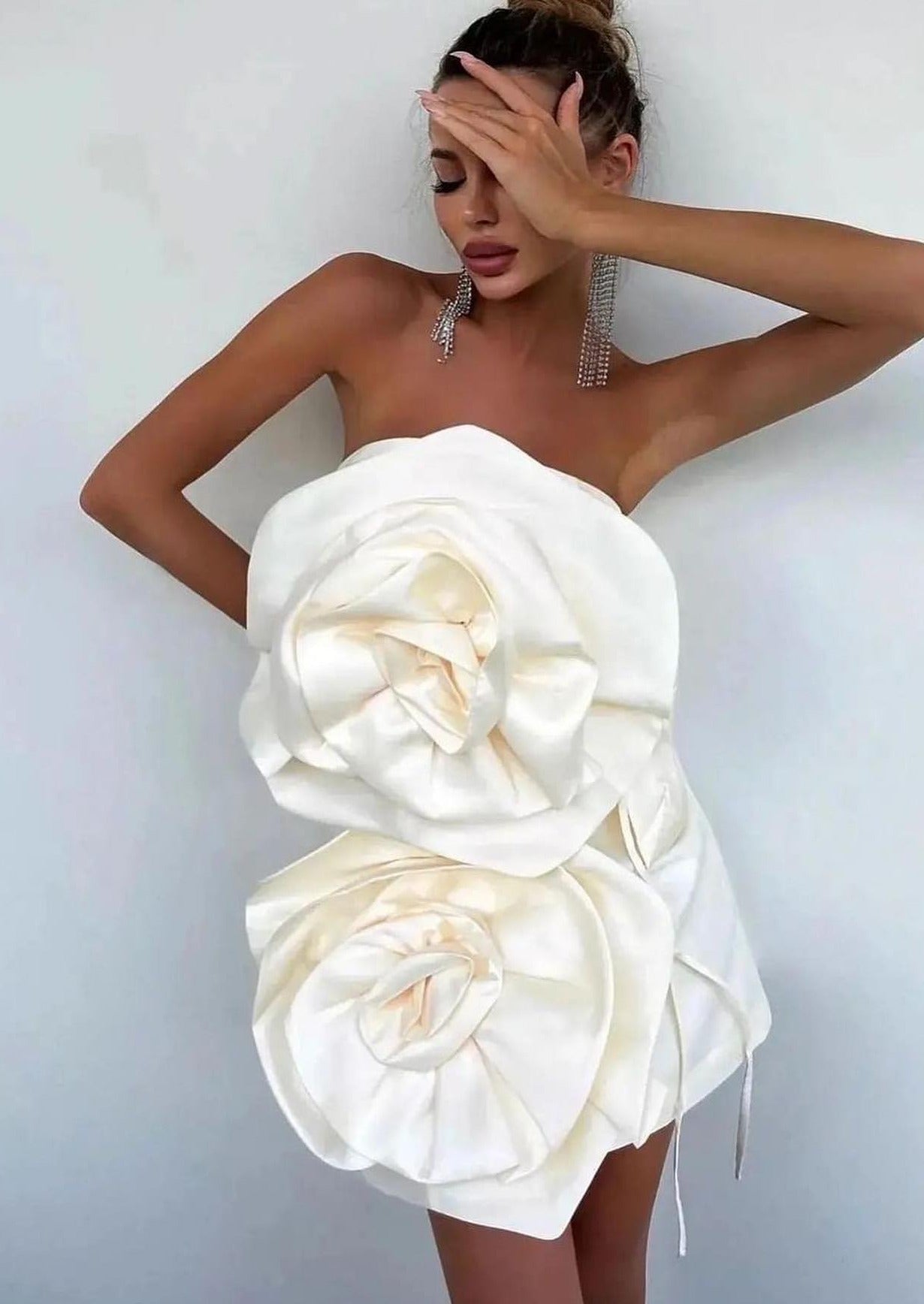 Alana — Mini Abito con Fiore