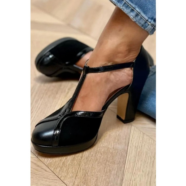 Christa™ — Décolleté Neri con Cinturino a T