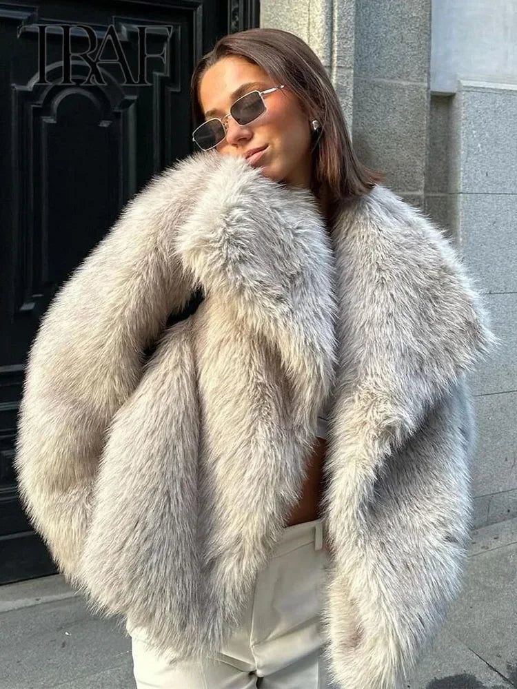 Agnese — Cappotto Luxe in Eco-Pelliccia